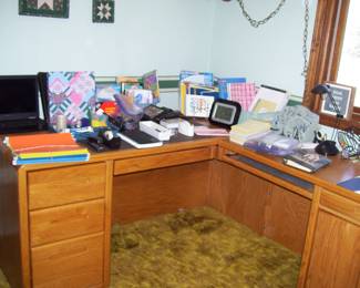 Office suppkies  - corner desk unit