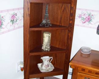 Corner shelf - decor