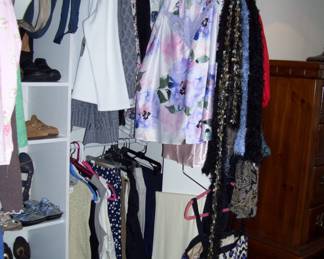 Ladies clothing  Name Brands ie: coldwater creek - avenue - alfred dunner - briggs new york  - eddie bauer - ll bean - laura ashley etc (many new) sizes 1X -2X