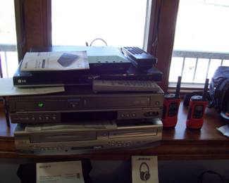 Sylvania & Samsung 4 head VHS/DVD Players - LG & Sony Blu Ray Players - etc