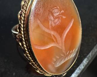 Women's Antique Gold Cameo Ring