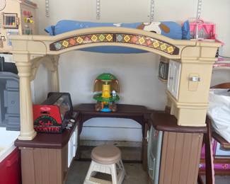 Step 2 Grand Walk in Kitchen Play set 