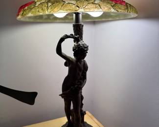 Bronze Grapevine Goddess Tiffany Style Table Lamp