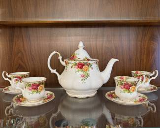 Royal Albert "Old Country Rose" Bone China (11 Pcs)