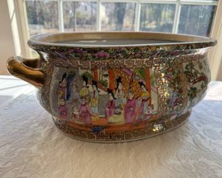 Vintage Chinese Canton Famille Rose Porcelain Foot Bath