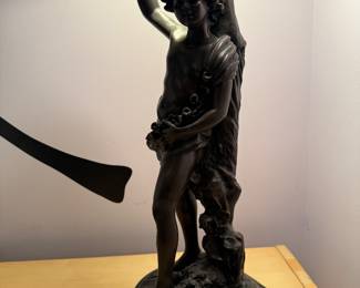 Bronze Grapevine Goddess Tiffany Style Table Lamp
