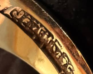 Women's Gold & Garnet Ring