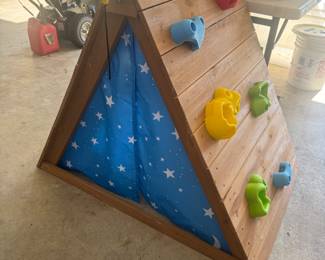 KidKraft A-Frame Hideaway and Climber