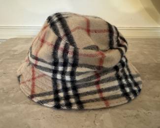 Burberry Cashmere Checkered Bucket Hat Size M