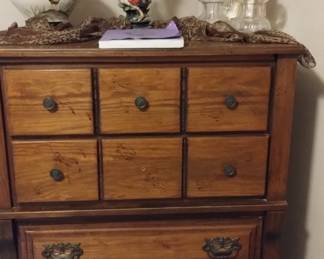 Chest of drawers