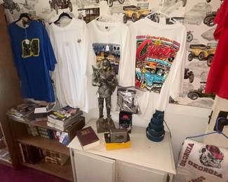 Vintage concert and sports t-shirts Georgia Bulldog collectibles