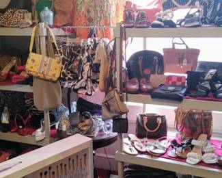 Welcome to Boutique Lanice!! Plus size clothing with lots of tags shoes new clothing size 2x to 5X