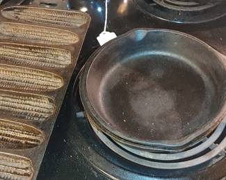Cast iron skillets And Cookware Or