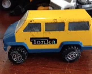 Vintage metal Tonka van