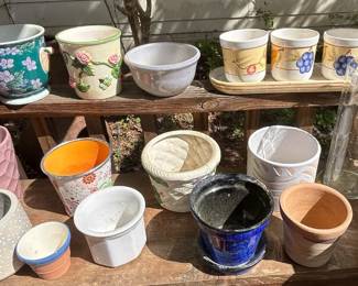 Great selection of vintage planters