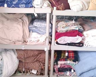 Blankets comforters Linens