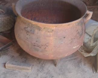 Fantastic early 3-footed cast iron cauldron