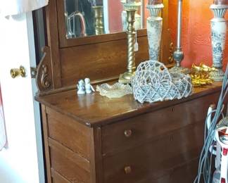 Beautiful Oak dresser with mirror