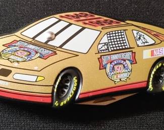 Nascar knife