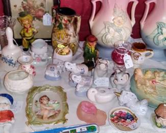 Tons of vintage trinkets
