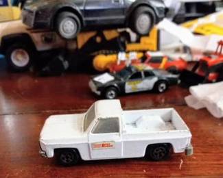 Vintage ERTL Hardees Road Runner Fleetside Pickup Truck
