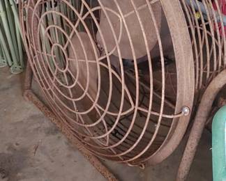 Love this vintage cast iron fan with floral design! Works