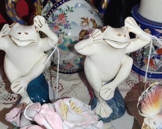 Frog figurines