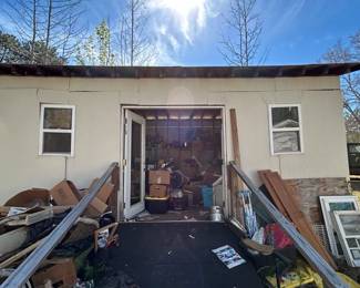 Storage building for sale comes with nice ramp sits on blocks floor isn't great shape and rafters just needs a little TLC.
Easy to move