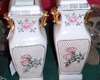 Vintage Chinese vases lace pattern