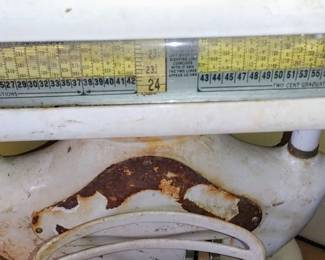 Old store scale