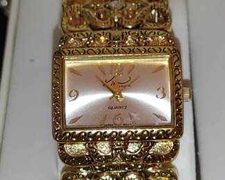 Tons of vintage jewelry