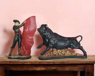 Awesome mid-century modern Matador and bull ceramic no flaws