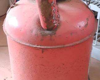 Several vintage gas cans