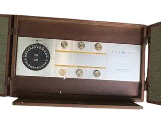 Great vintage radio with two more external speakers