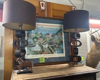LAMPS AND PICTURE DECOR