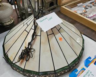 HANGING LIGHT FIXTURE