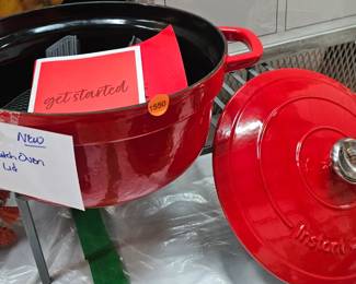 DUTCH OVEN WITH LID