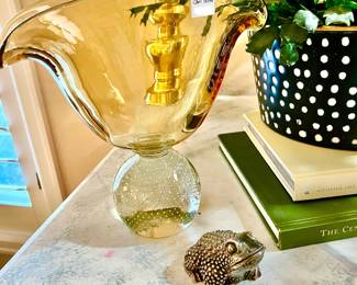Carl Gibson art glass. This silver frog is so sun!