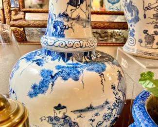 Large Chinoiserie stand-out vase.