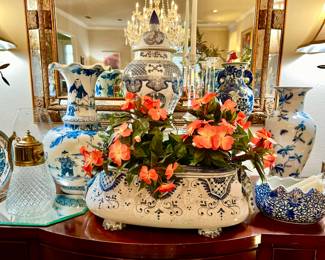 Italian large blue and white jardinière.