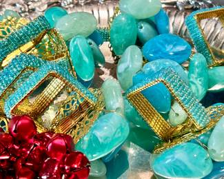 Even ritzy napkin rings!