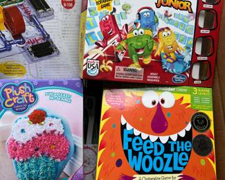 Assortment of games & craft sets 