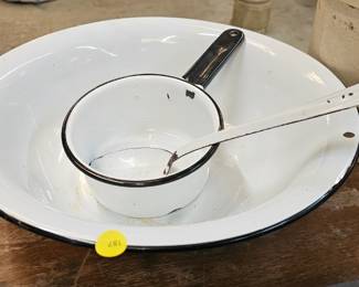 ENAMELWARE BOWLS / SPOON