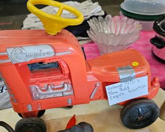 VINTAGE TRACTOR TOY