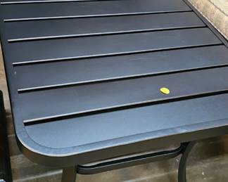 METAL TABLE
