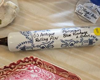 ROLLING PIN BLUE VINTAGE