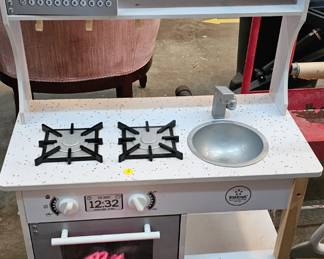 PLAY KITCHEN