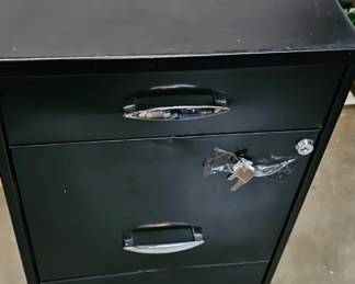 FILE CABINET WITH KEY