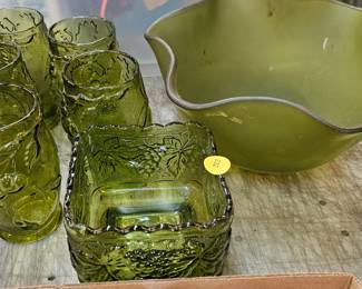 GREEN GLASSWARE LOT