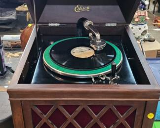 EDISON RECORD PLAYER